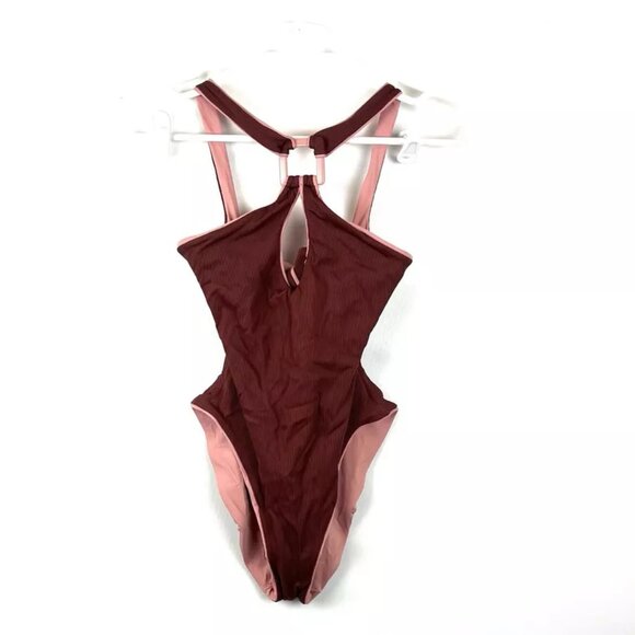 Becca Women’s Magenta Keyhole One Piece Swimsuit Size Small - Picture 1 of 3